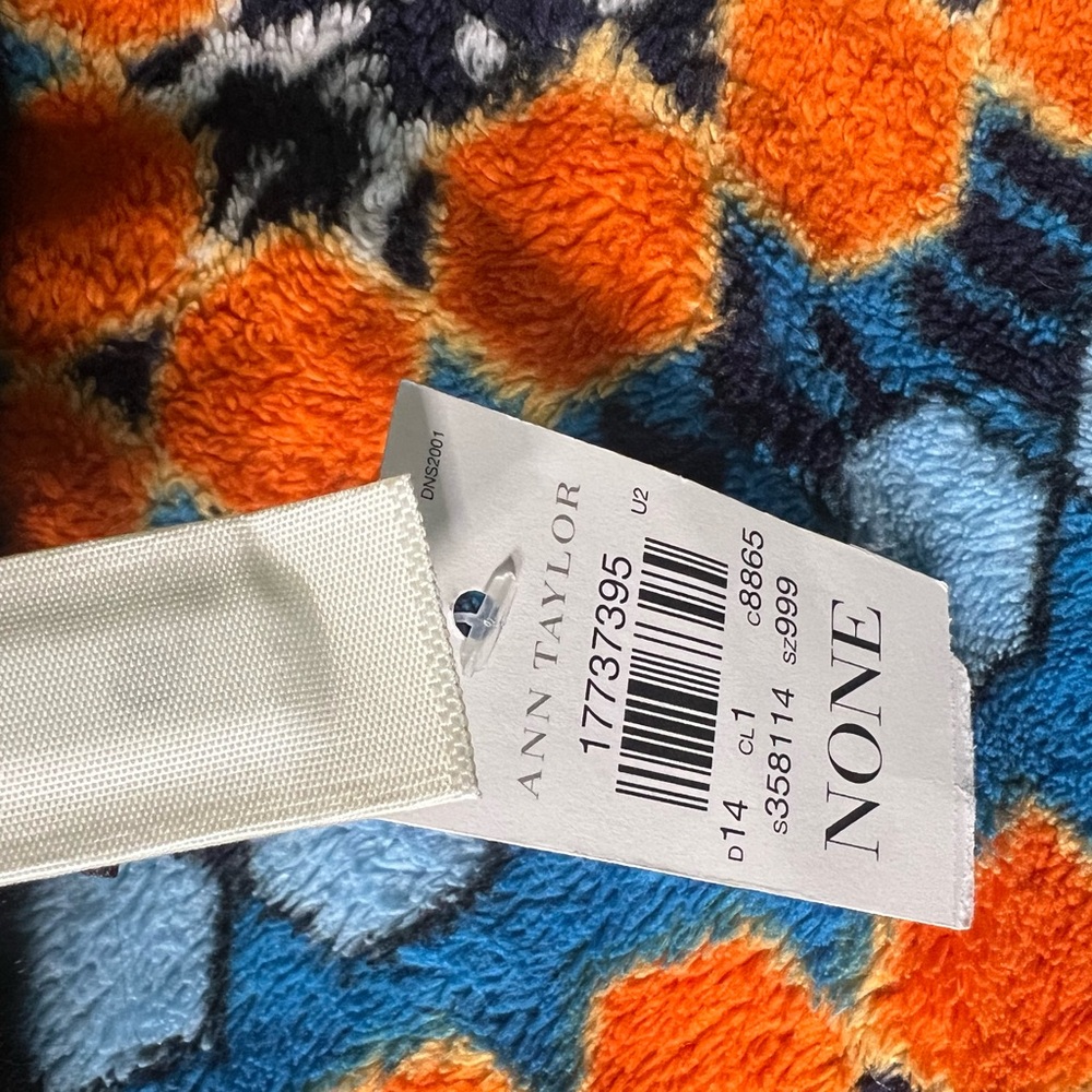 Ann Taylor Women’s Faux Fur infinity scarf Black NEW NWT - Picture 3 of 5